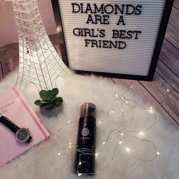 Forever Flawless Other - Forever Flawless Exfoliating Foaming Cleanser Forever Flawless Other - Forever Flawless Exfoliating Foaming Cleanser